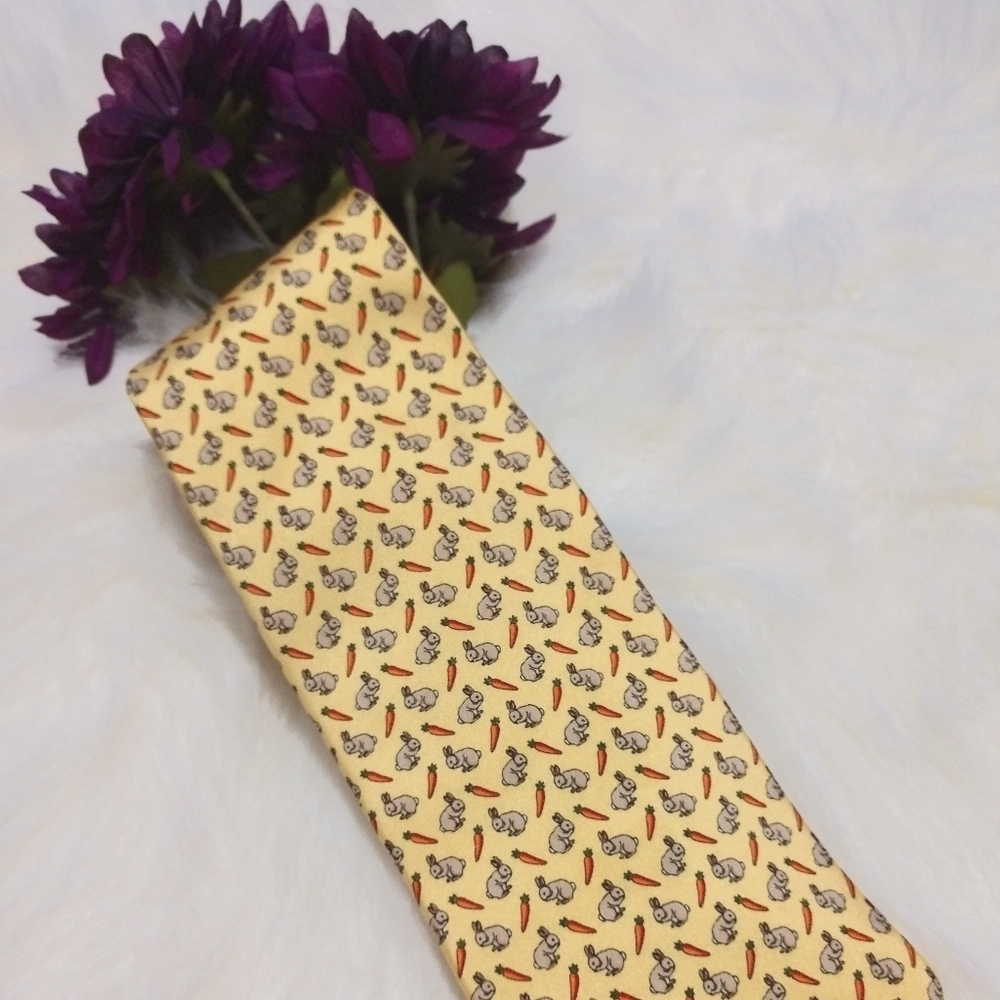 Brooks Brothers 346 Pure Silk Bunny, Carrot Design Pattern Easter Neck tie